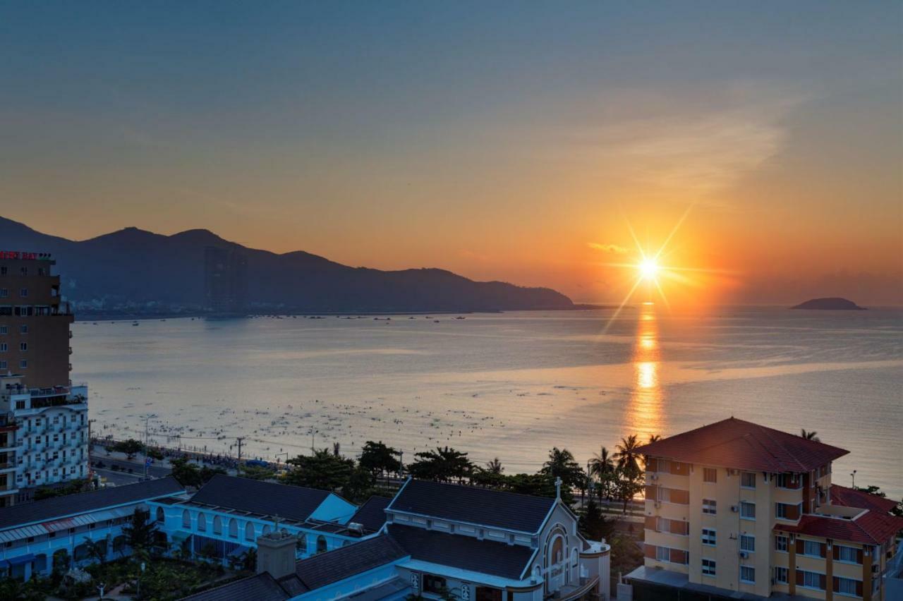 Daphovina Hotel Nha Trang Exteriör bild